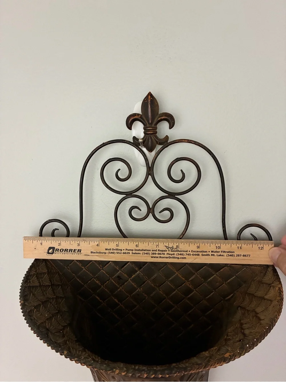 Source Unknown Bronze-Tone Fleur-de-Lis Wall Vase